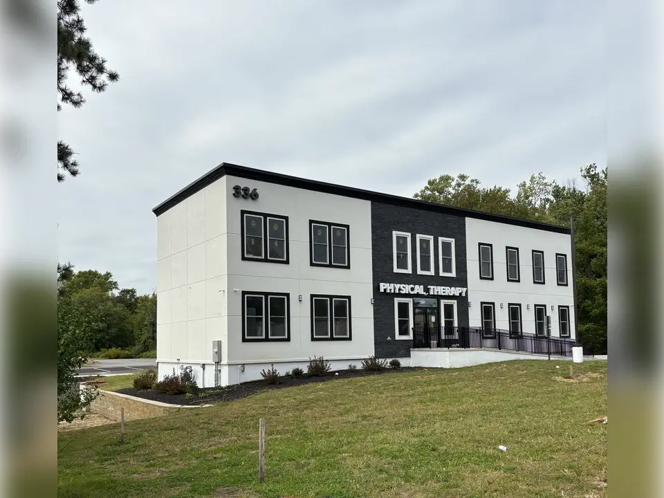 divine-spine-physical-therapy-monroe-nj_front
